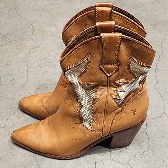 FRYE Lt Brown/Off-white Mesh Insets Faye Short Boots Women's Size 10 - Picture 2 of 14